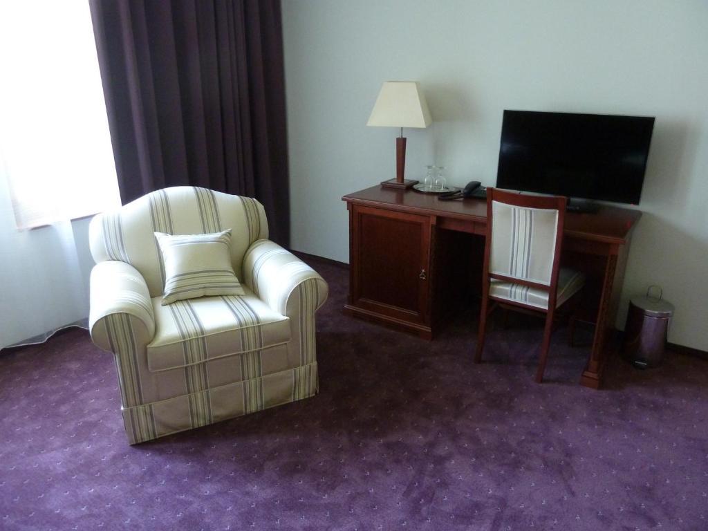 Hotel Park Avenue **** Piest'any Rum bild